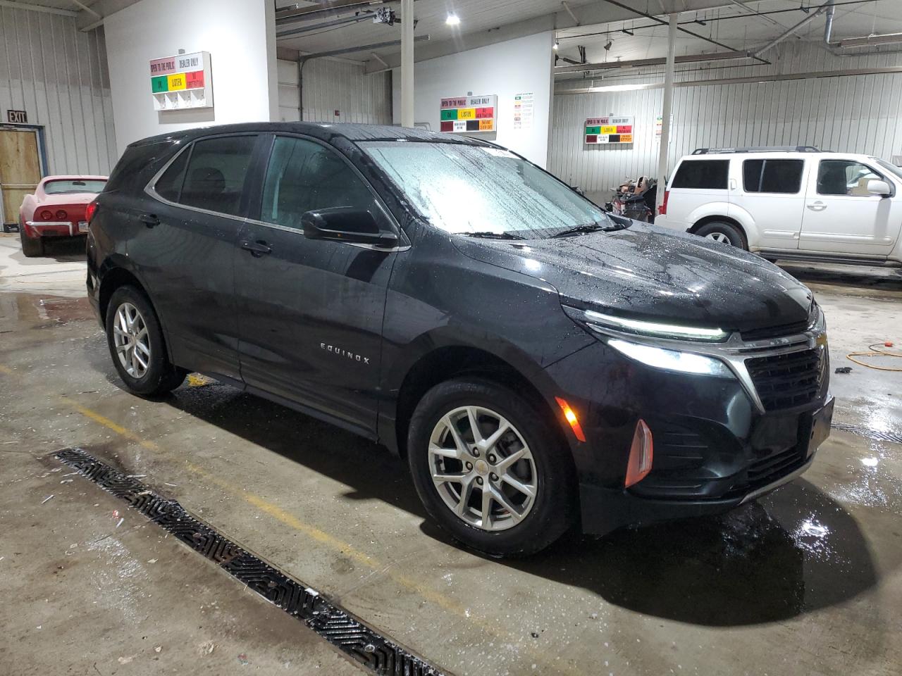 2022 Chevrolet Equinox - Image 4