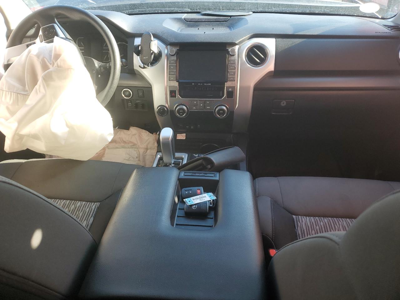 2021 Toyota Tundra - Image 8