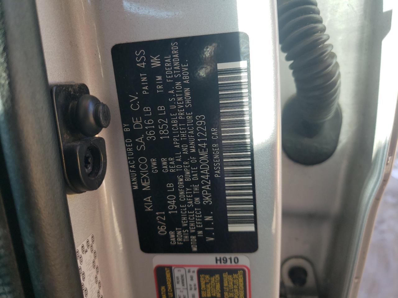 2021 Kia Rio - Image 12