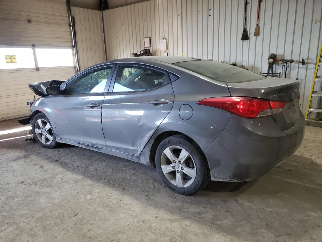 2013 Hyundai Elantra - Image 2