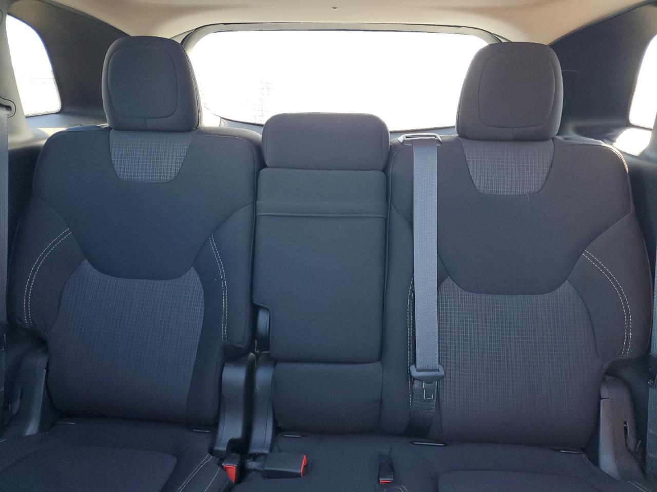 2015 Jeep Grand Cherokee - Image 10