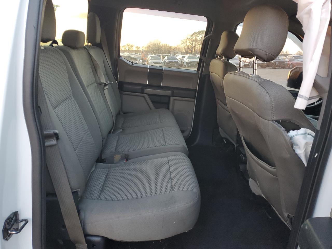 2015 Ford F-150 - Image 10