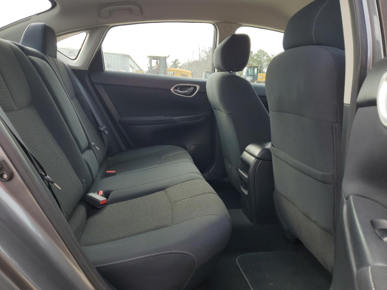 2015 Nissan Sentra - Image 10