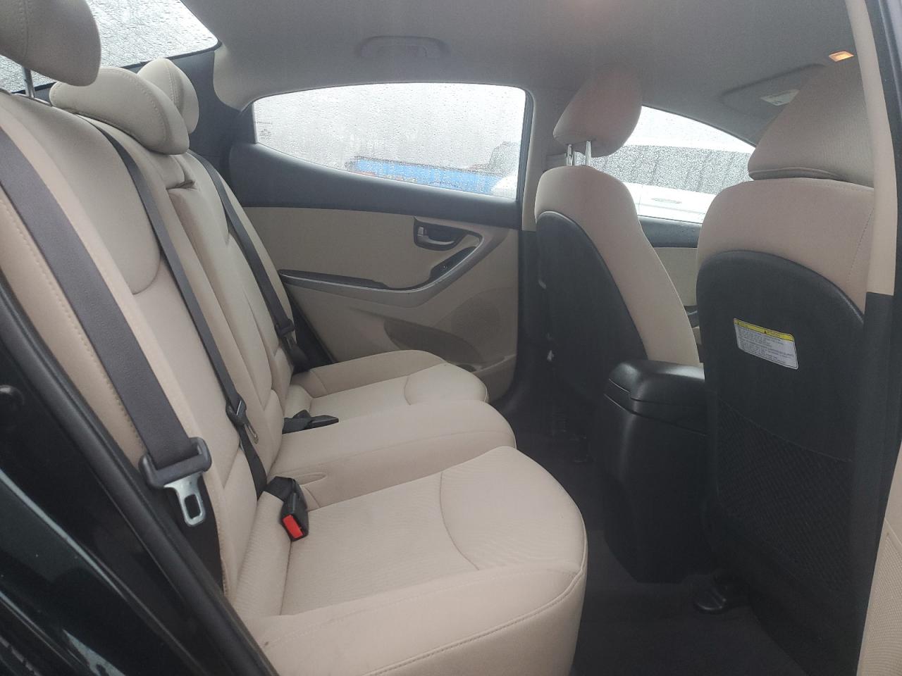 2014 Hyundai Elantra - Image 10