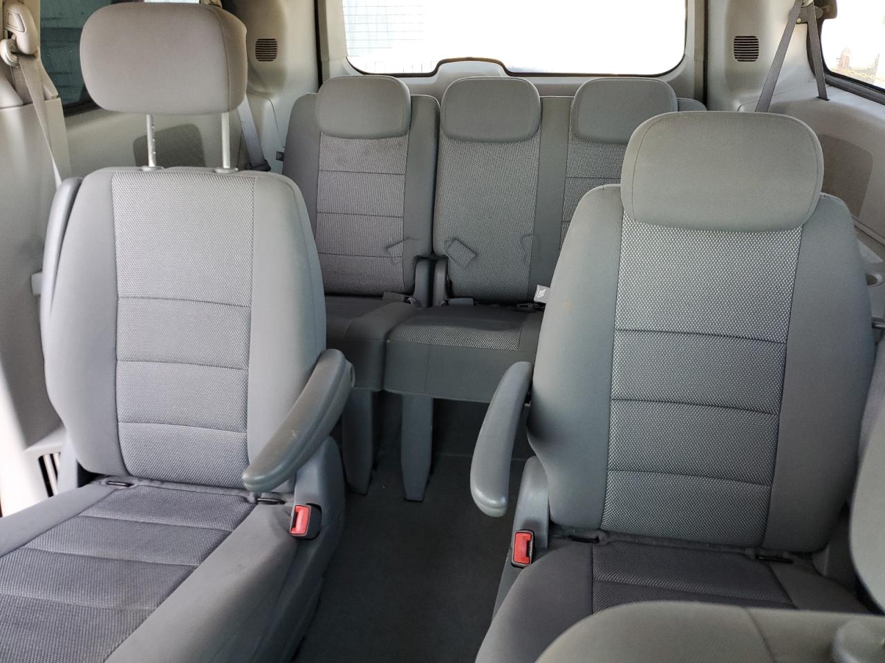 2009 Dodge Caravan - Image 10