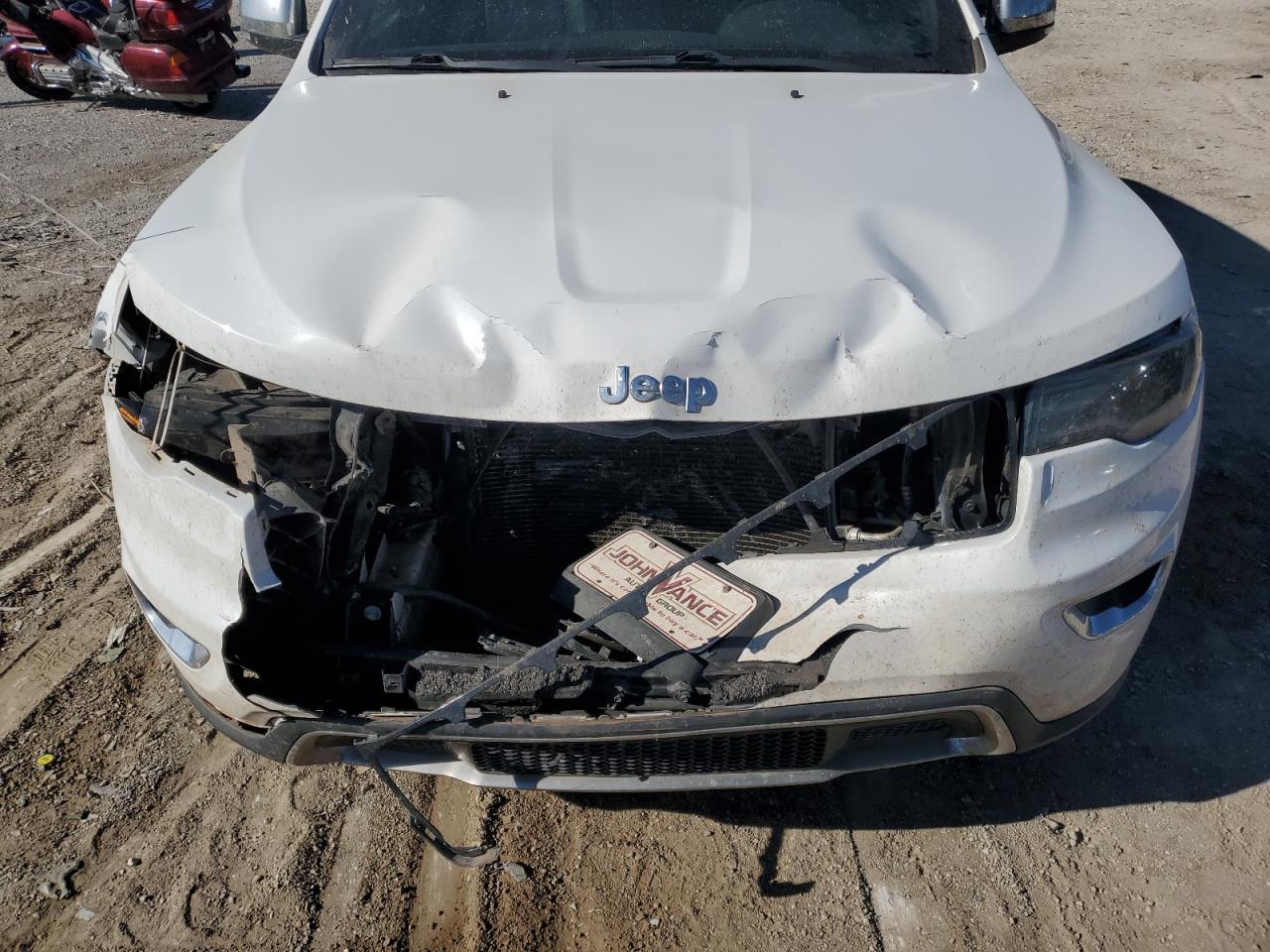 2018 Jeep Grand Cherokee - Image 12