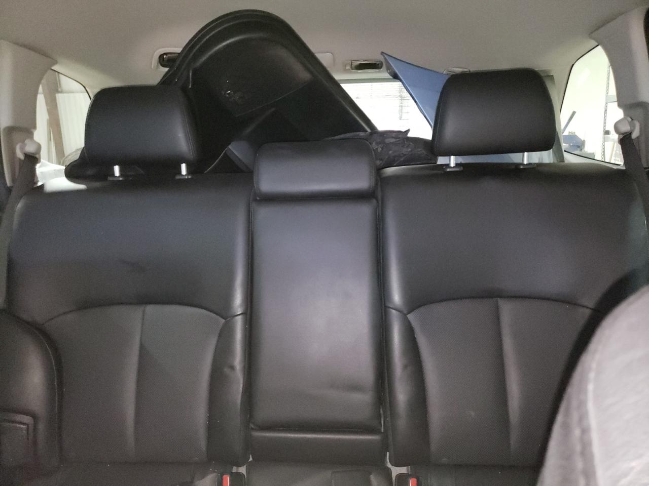 2012 Subaru Outback - Image 10