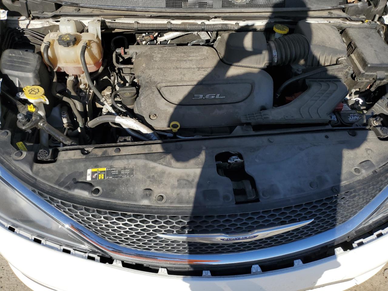 2018 Chrysler Pacifica - Image 13