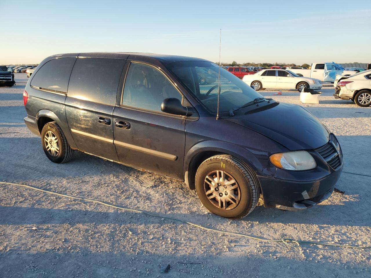 2006 Dodge Caravan - Image 4