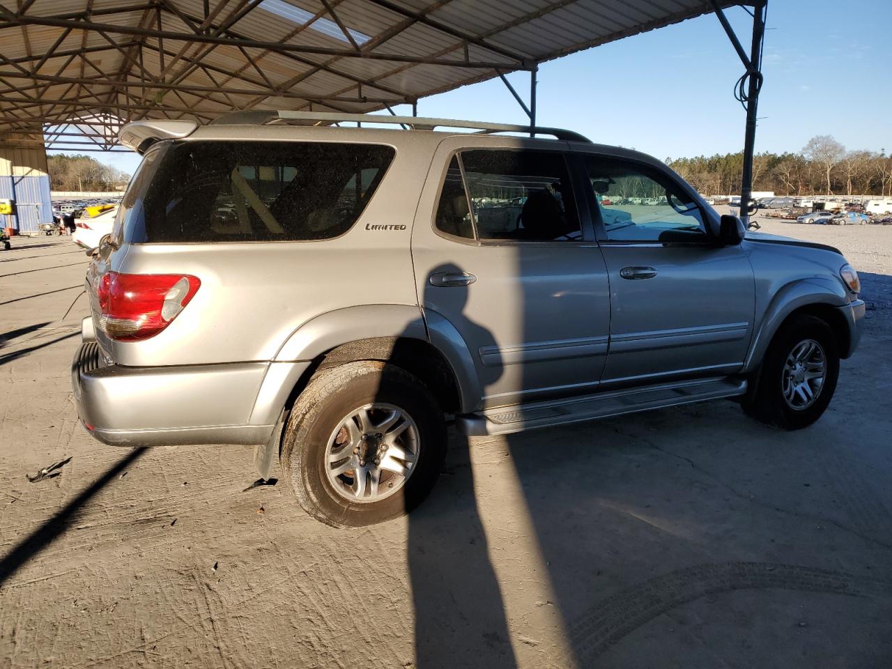 2005 Toyota Sequoia - Image 3