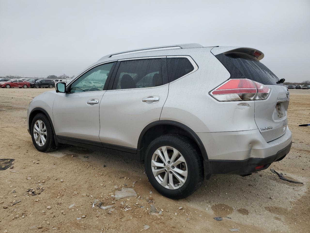 2015 Nissan Rogue - Image 2