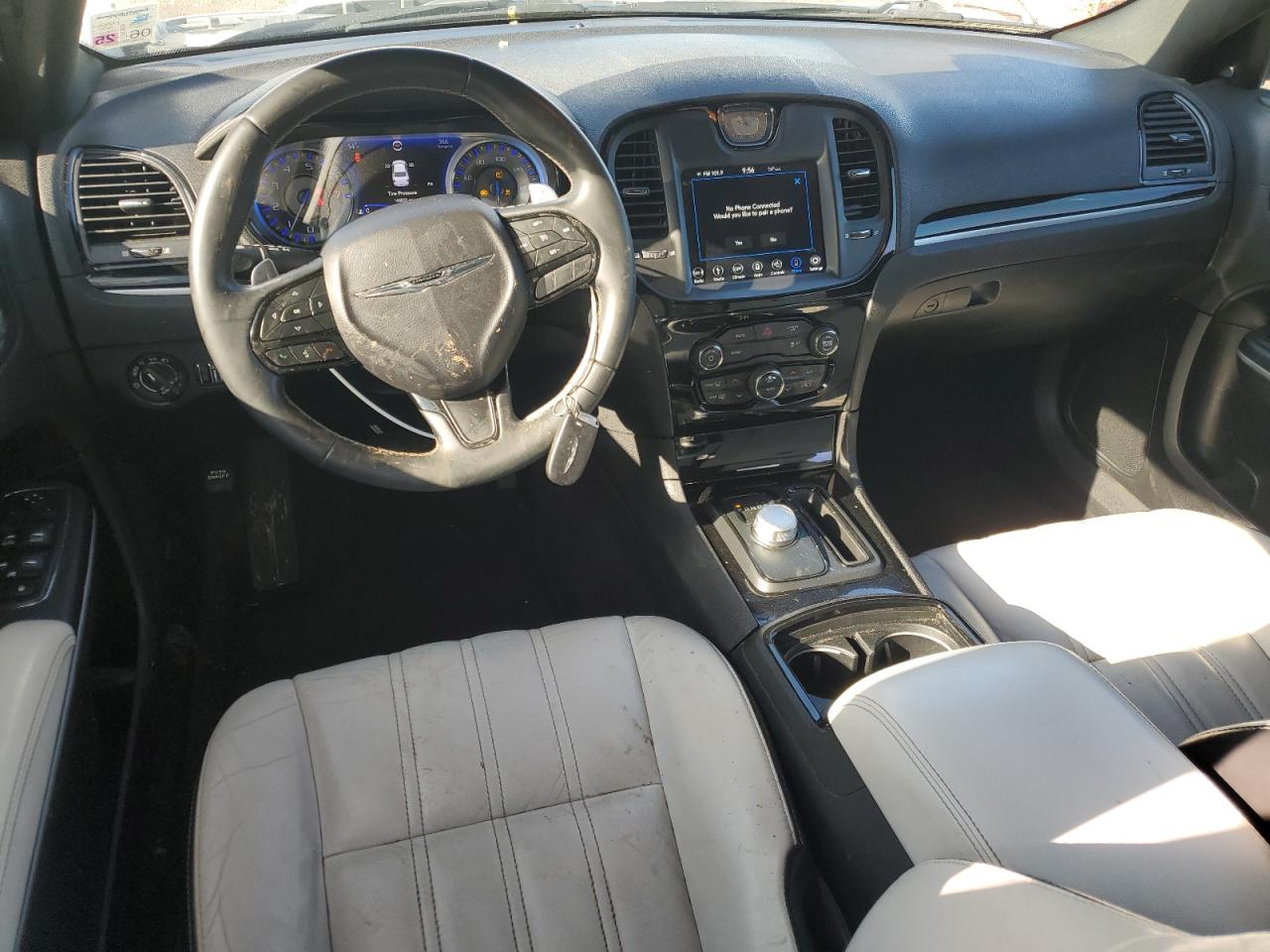 2019 Chrysler 300 - Image 8