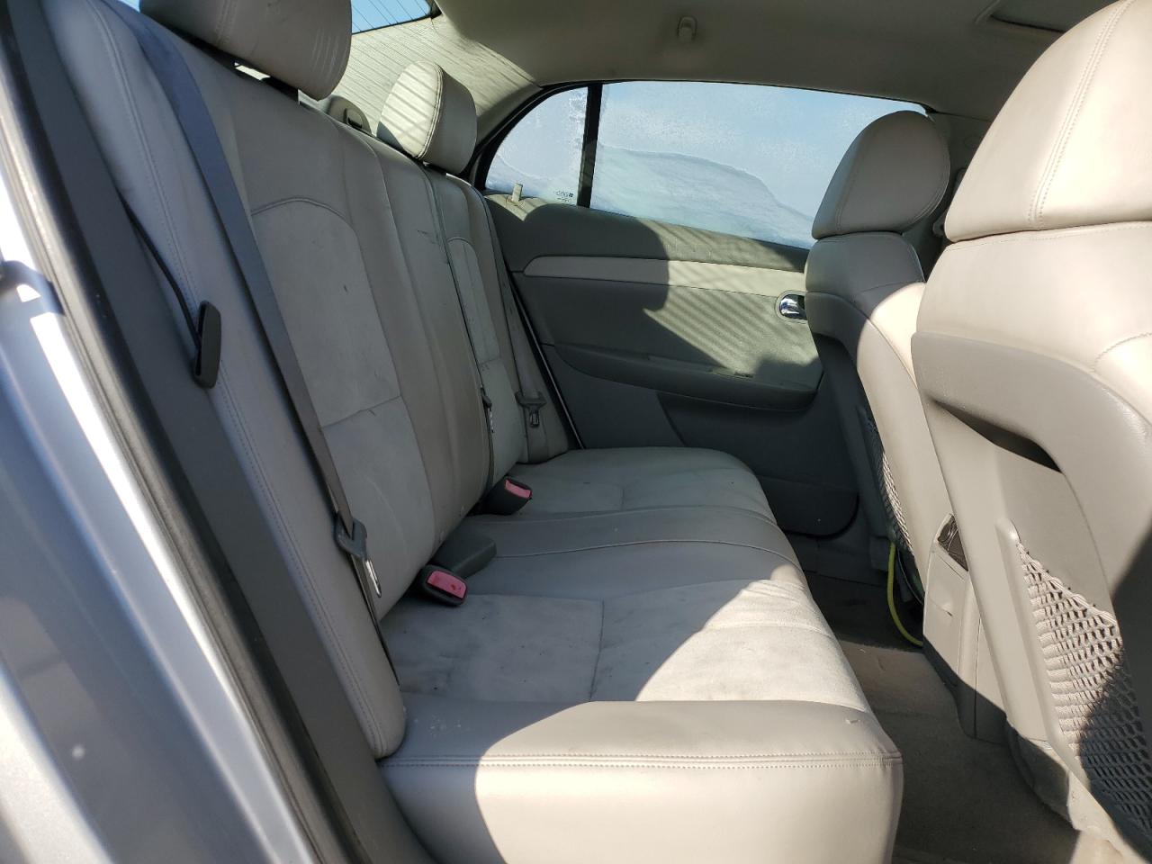 2010 Chevrolet Malibu - Image 10
