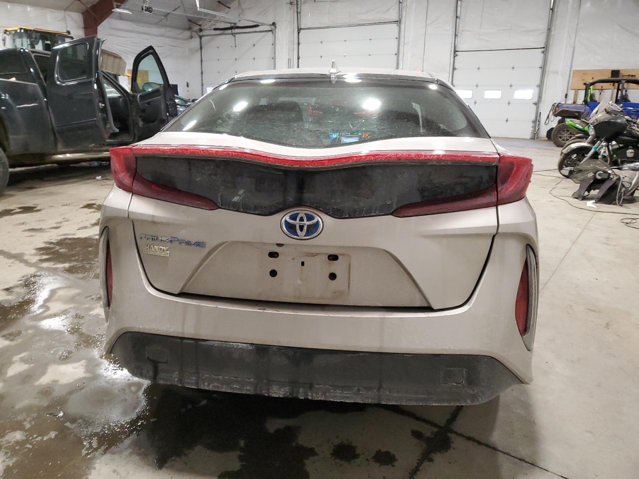 2017 Toyota Prius Prime VIN: JTDKARFP4H3056399 Lot: 41872265