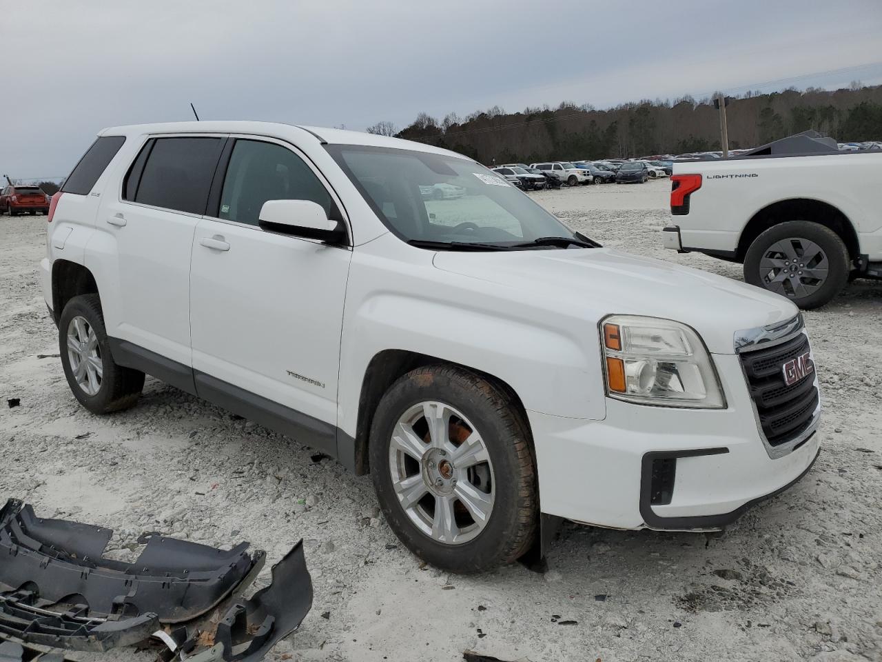 2017 GMC Terrain - Image 4