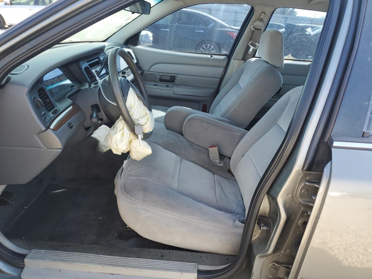 2003 Ford Crown Victoria - Image 7