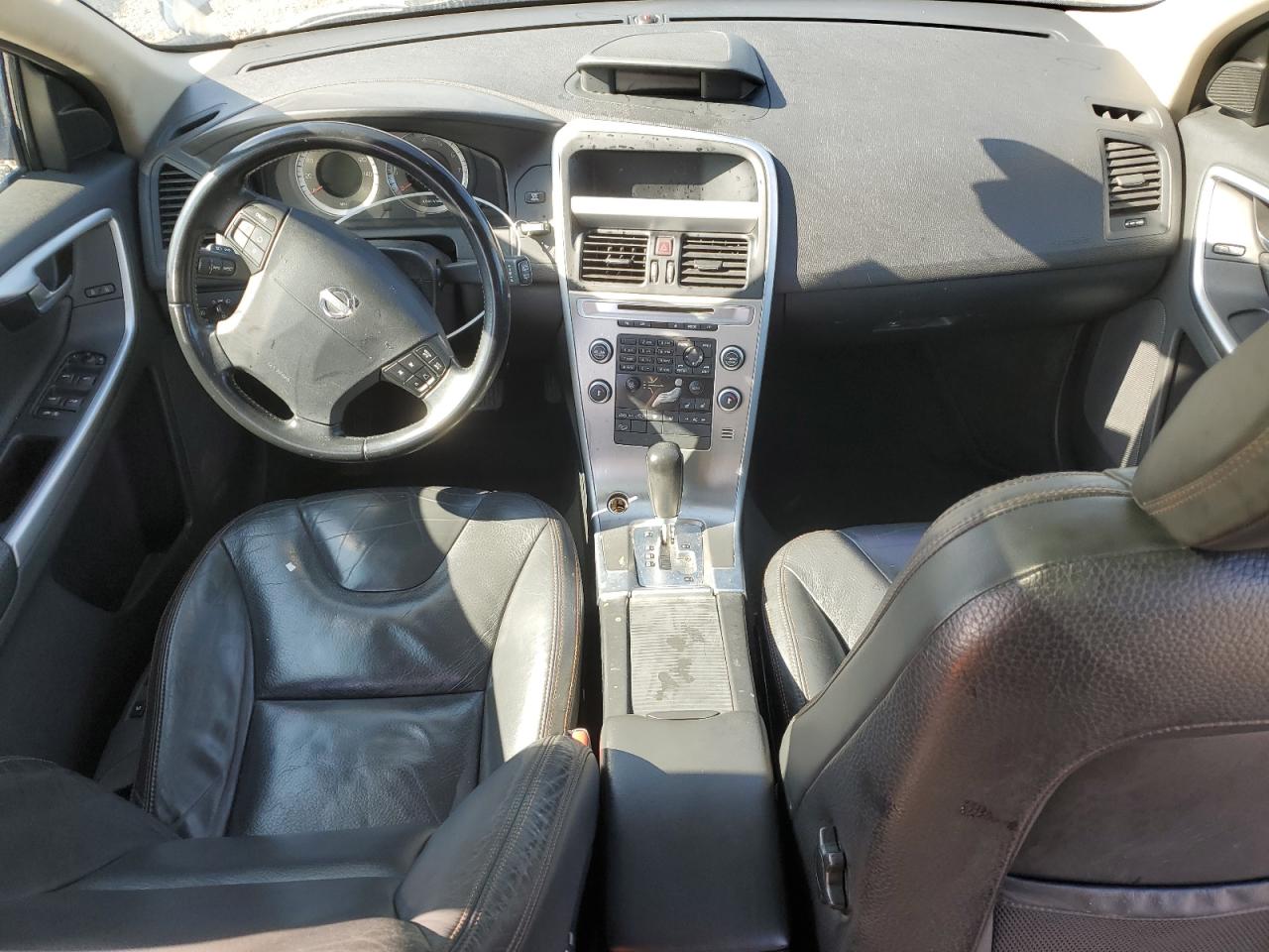 2010 Volvo XC60 - Image 8