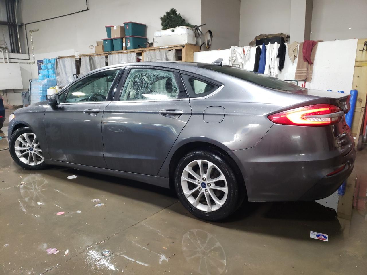 2020 Ford Fusion - Image 2