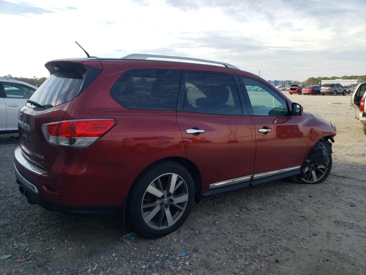 2014 Nissan Pathfinder - Image 3