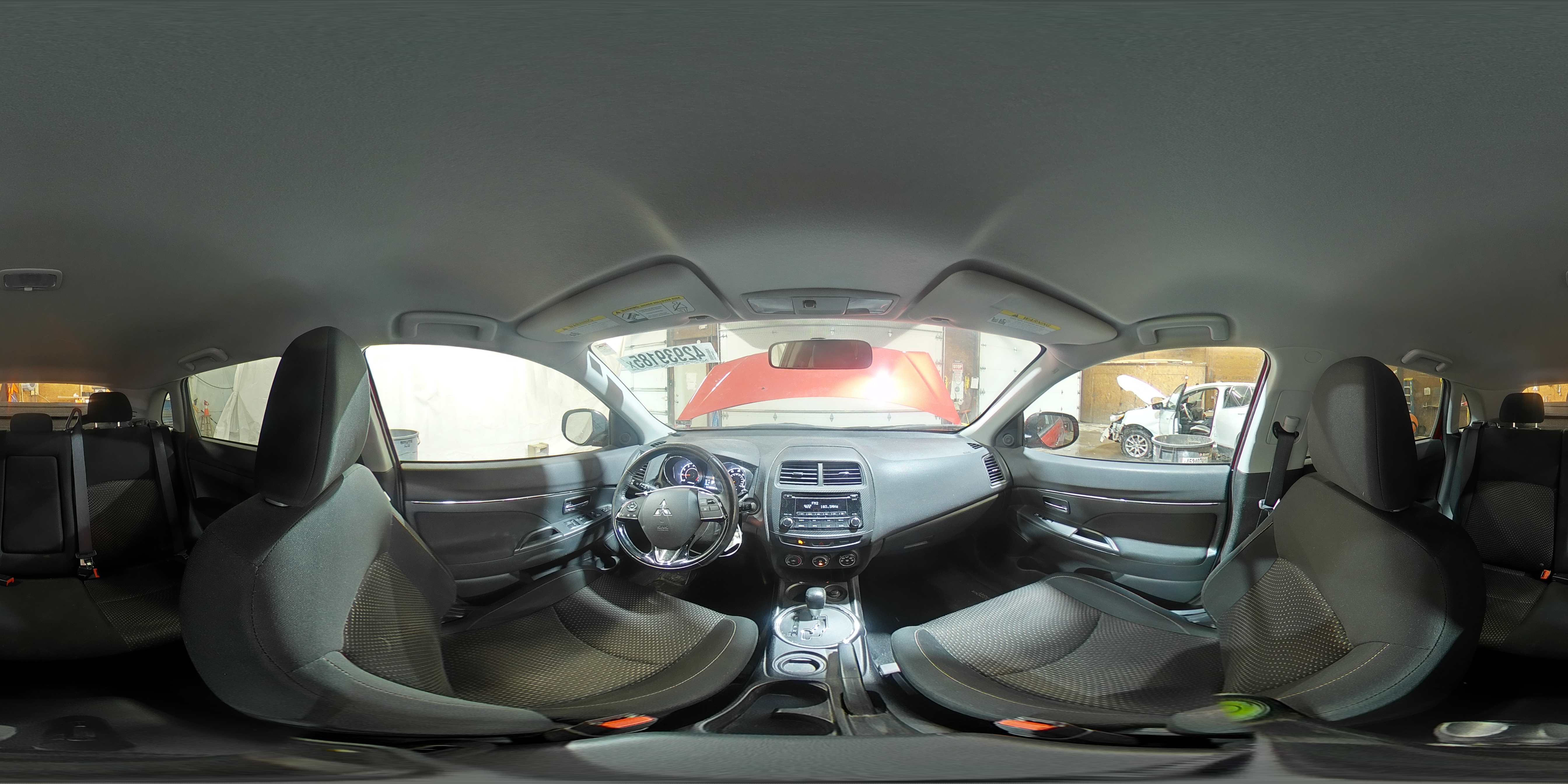 2016 Mitsubishi Outlander - Image 14