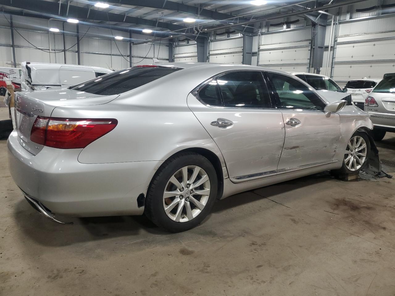 2010 Lexus LS - Image 3
