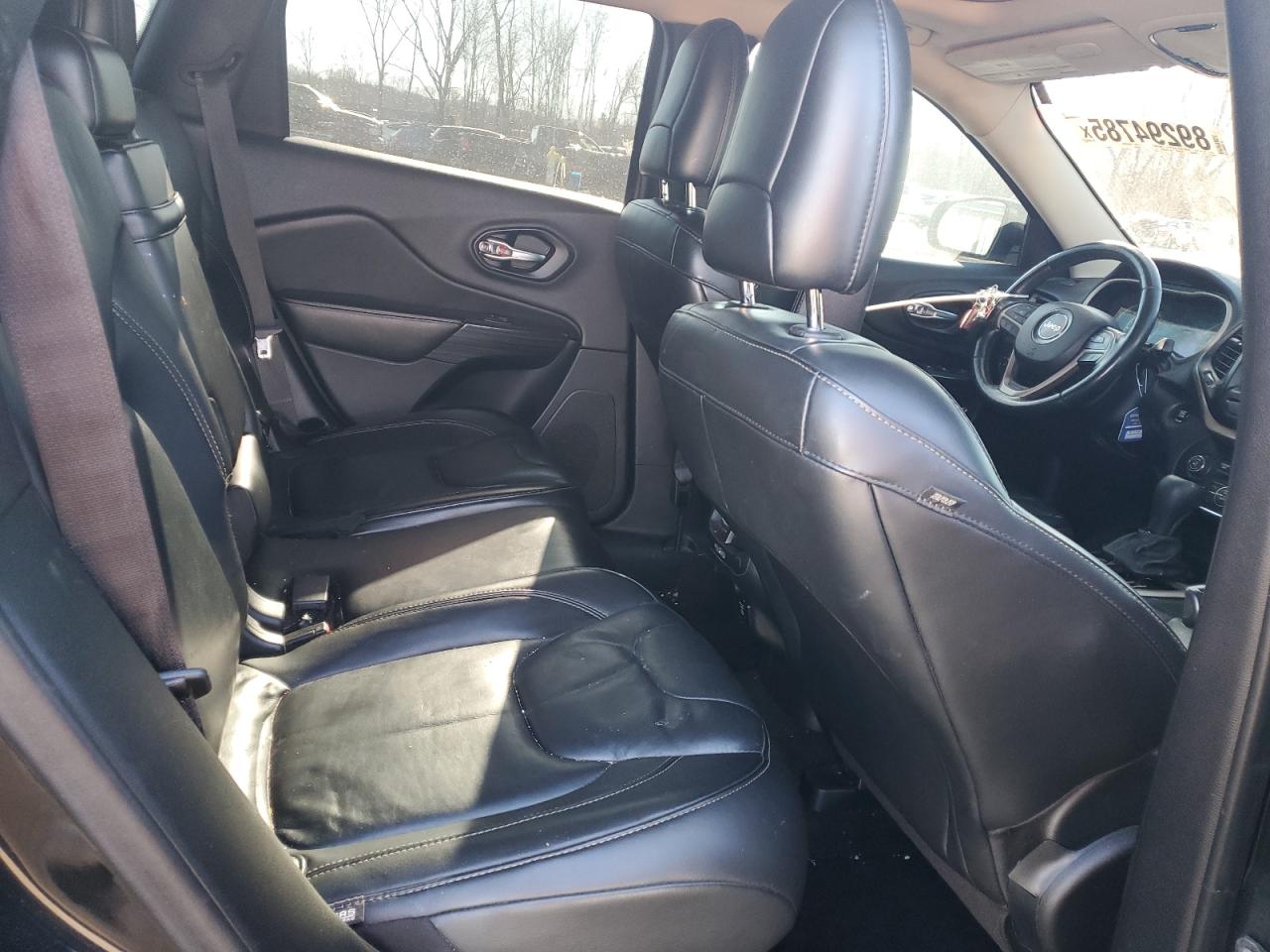 2015 Jeep Grand Cherokee - Image 11