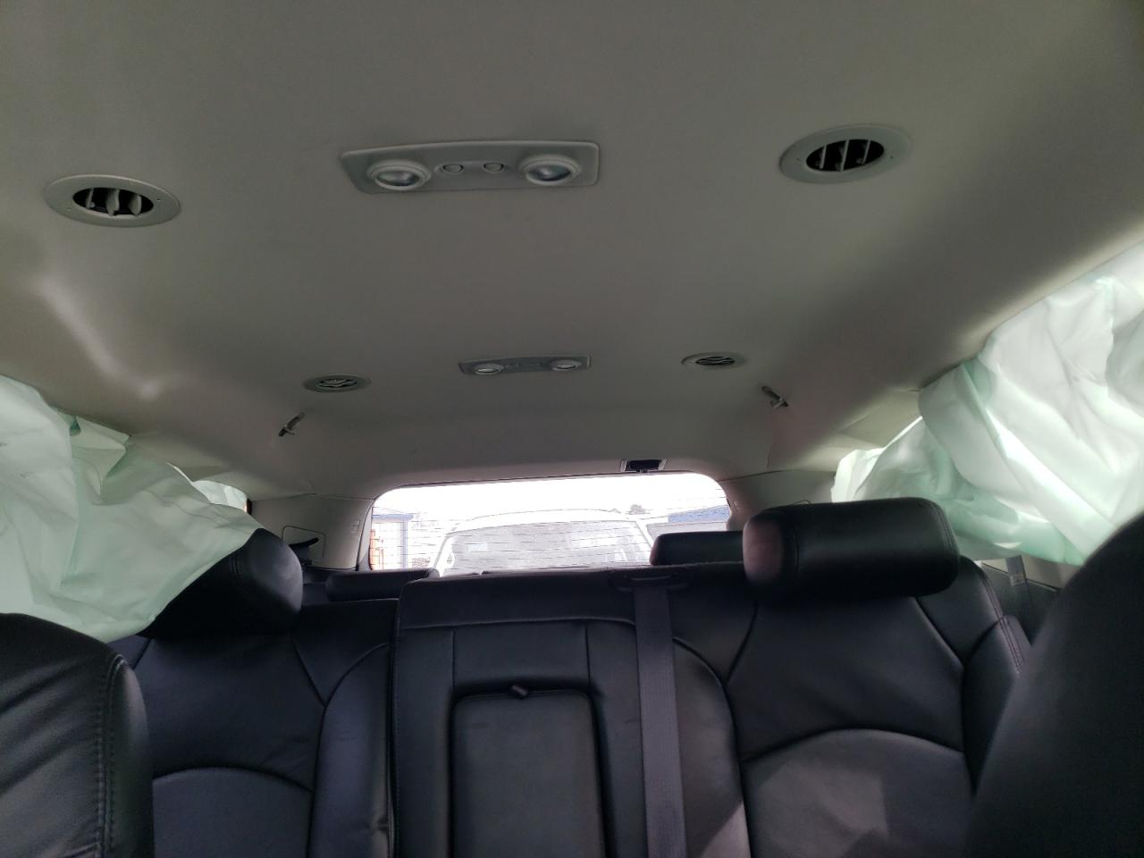 2011 Chevrolet Traverse - Image 10