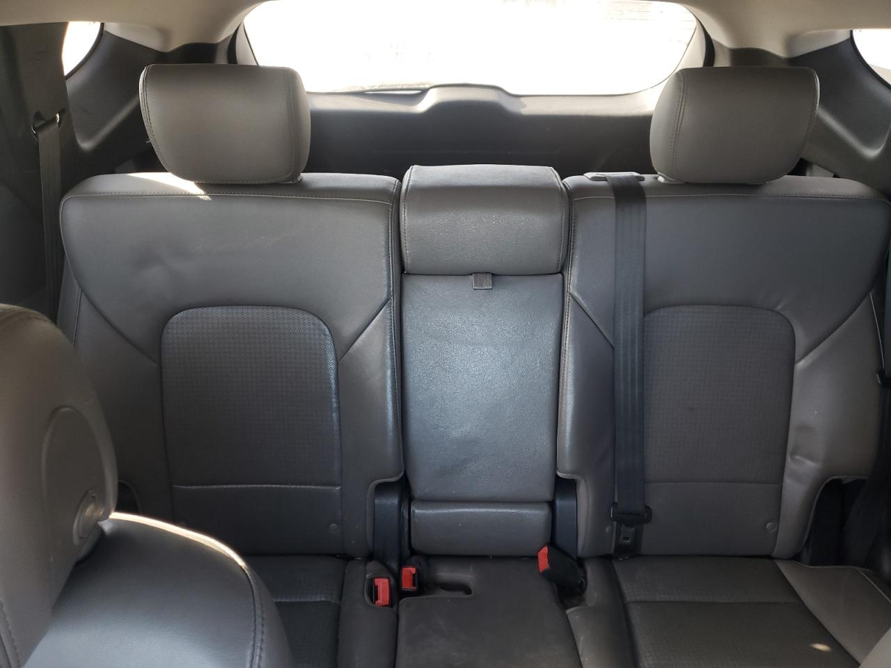 2014 Hyundai Santa Fe - Image 10