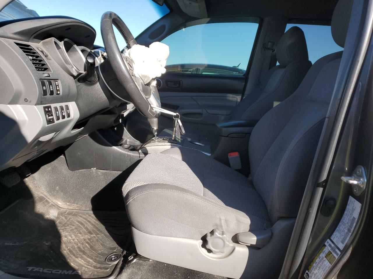 2014 Toyota Tacoma - Image 7