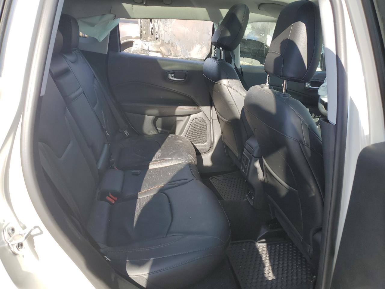 2018 Jeep Compass - Image 10