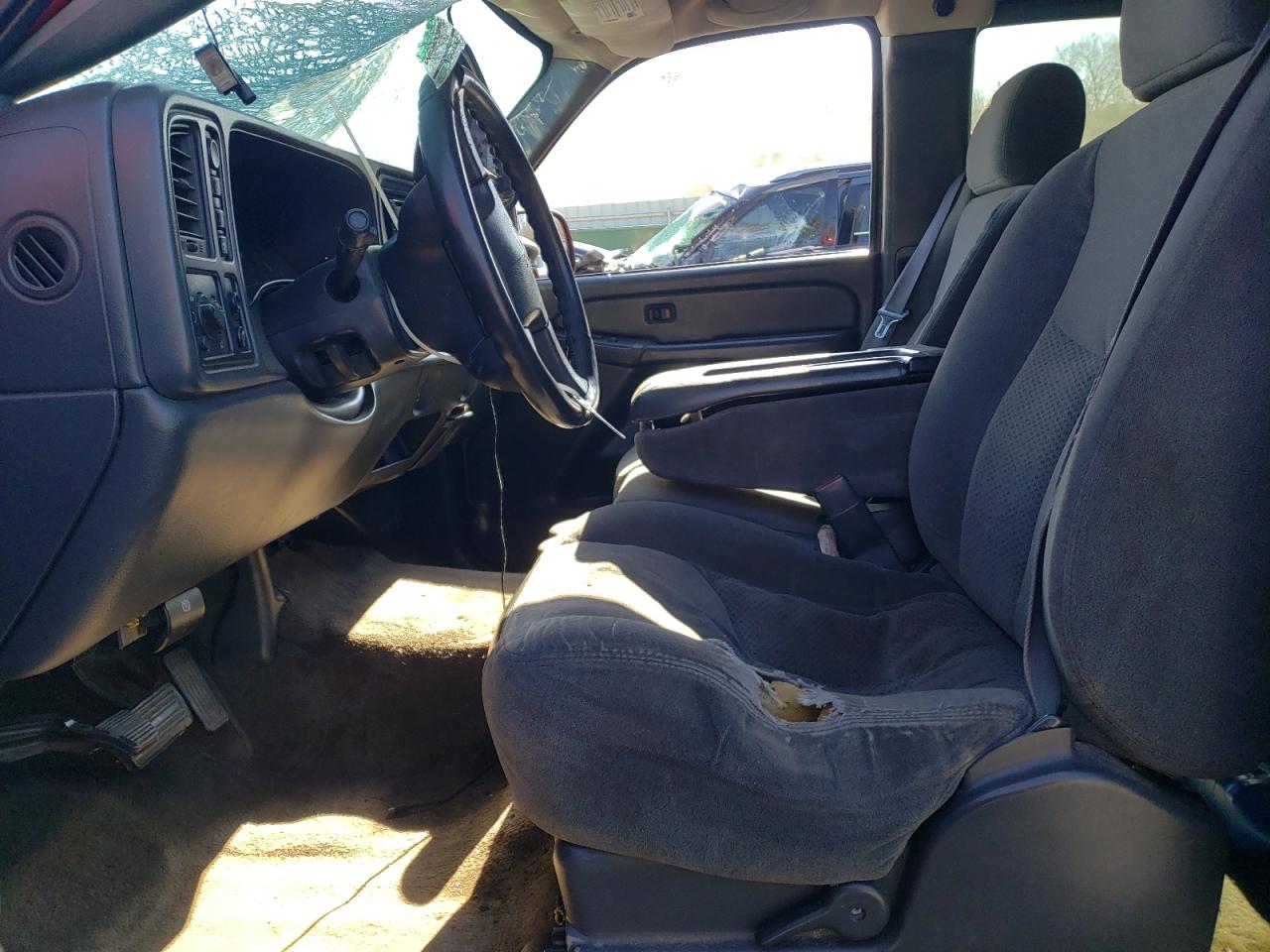 2004 Chevrolet Silverado - Image 7