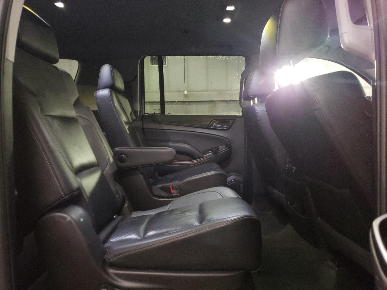 2016 Chevrolet Suburban - Image 11
