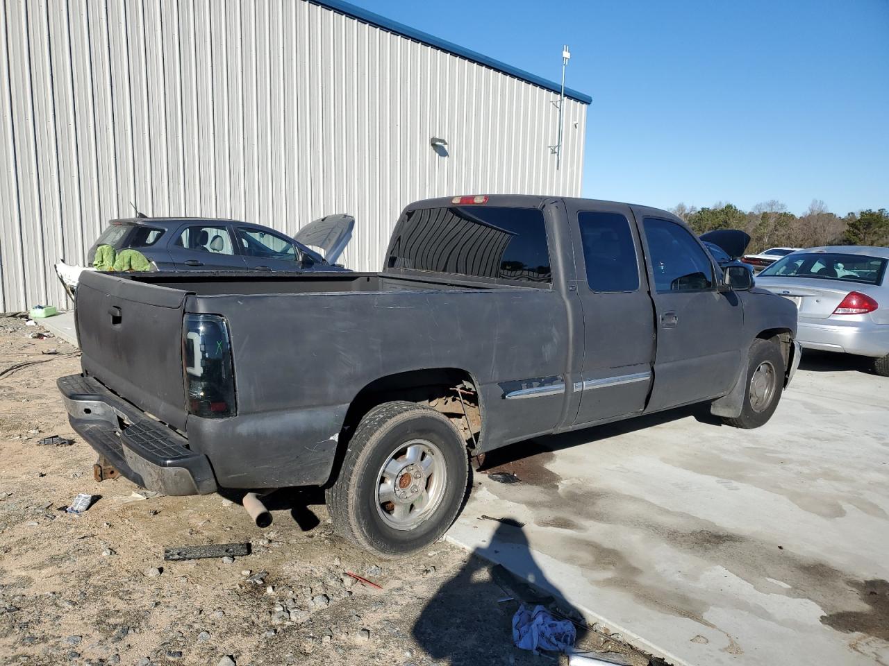 2002 GMC Sierra - Image 3