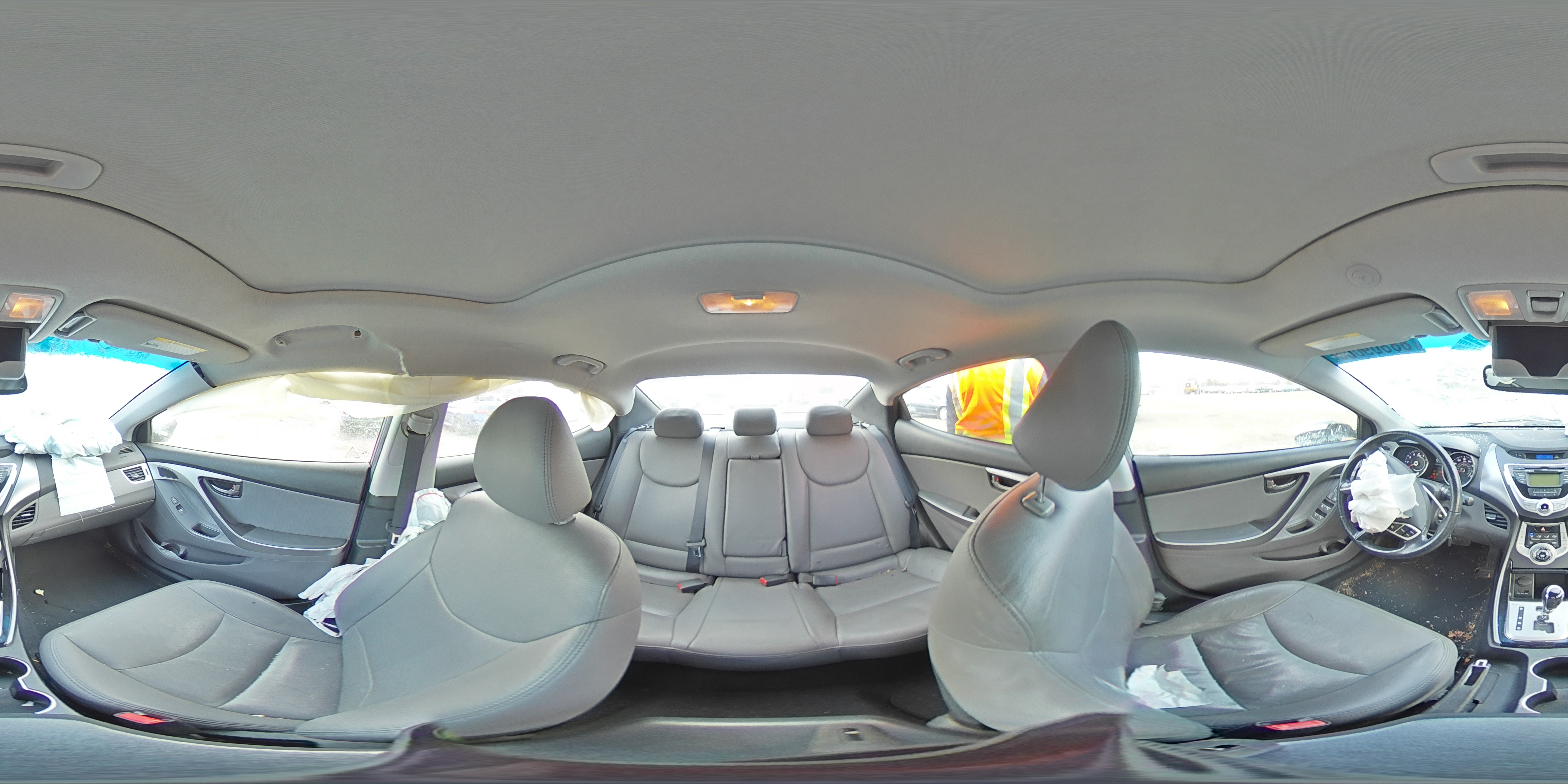 2012 Hyundai Elantra - Image 13