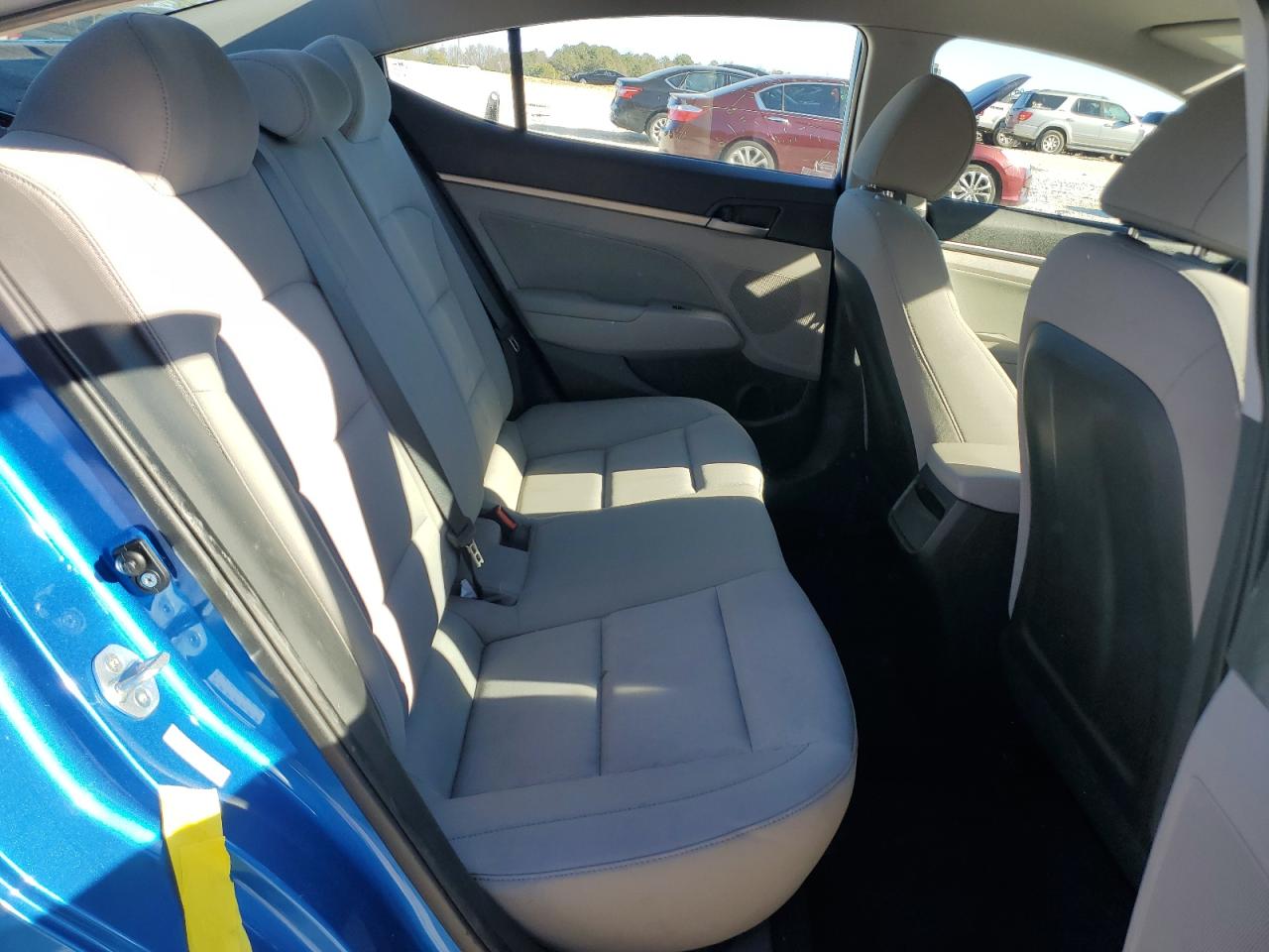 2017 Hyundai Elantra - Image 10