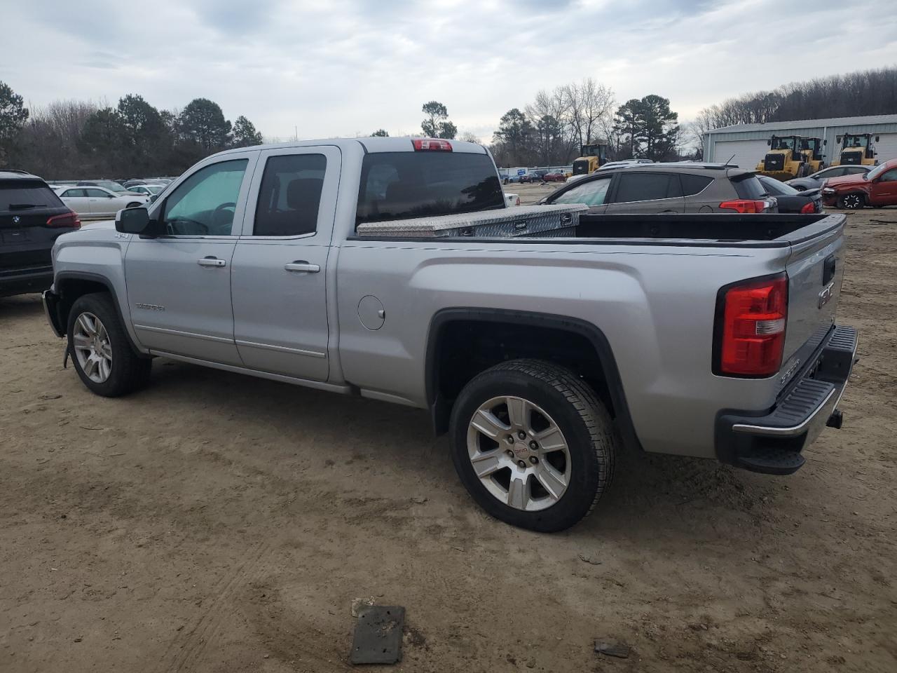 2016 GMC Sierra - Image 2