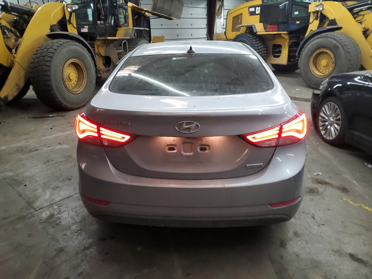 2016 Hyundai Elantra - Image 6