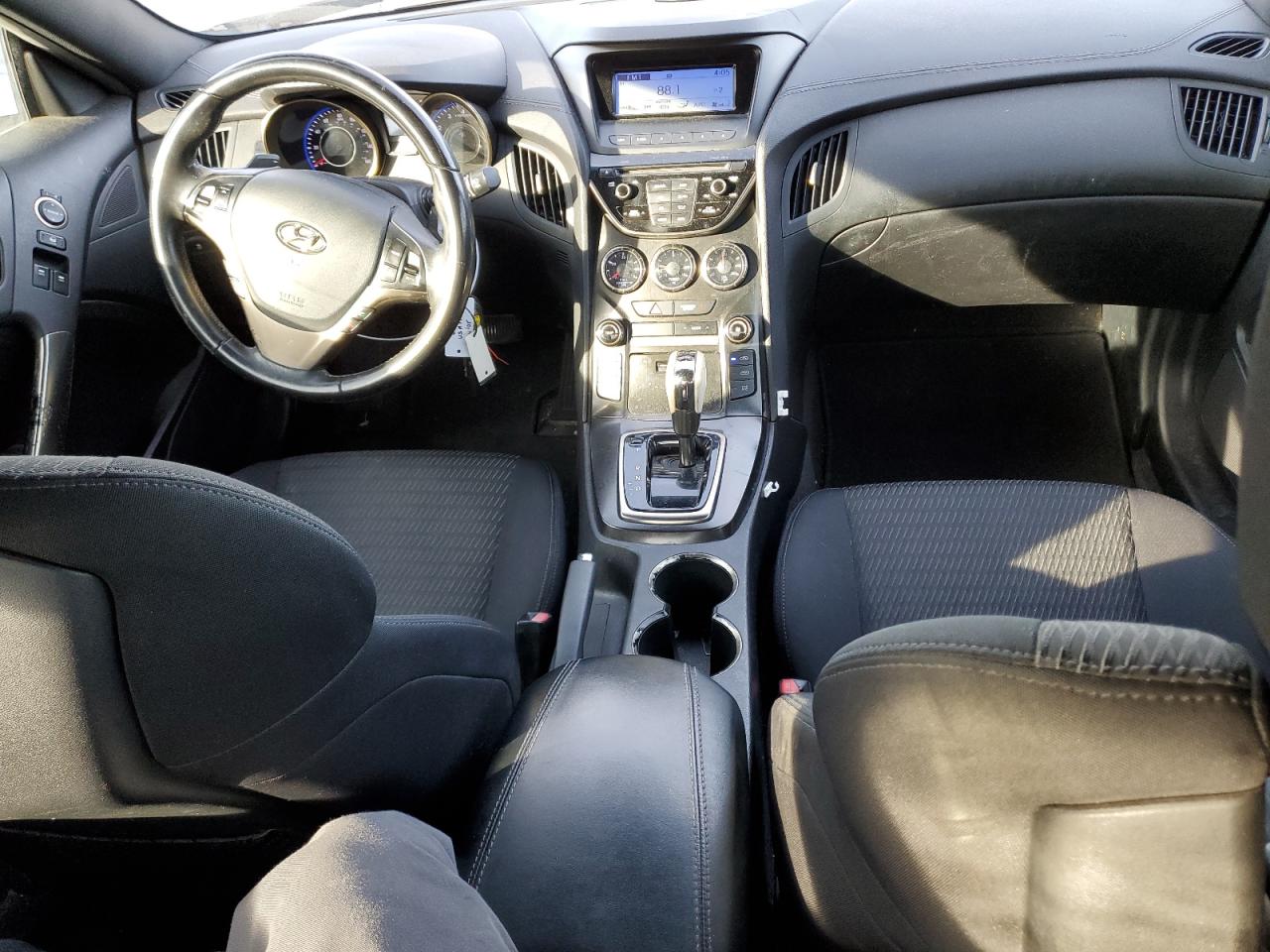2013 Hyundai Genesis - Image 8