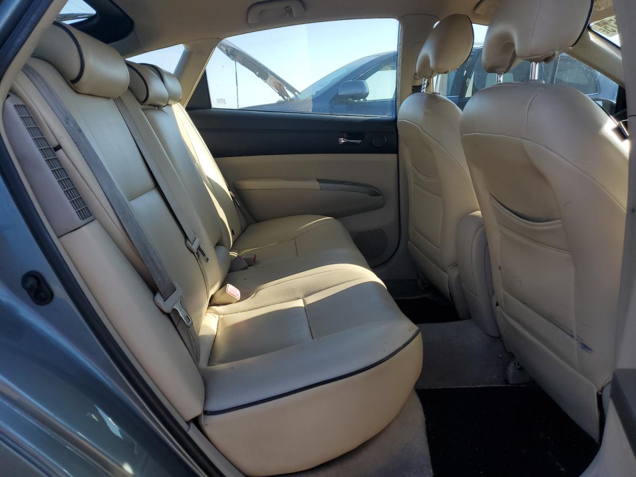 2005 Toyota Prius - Image 10