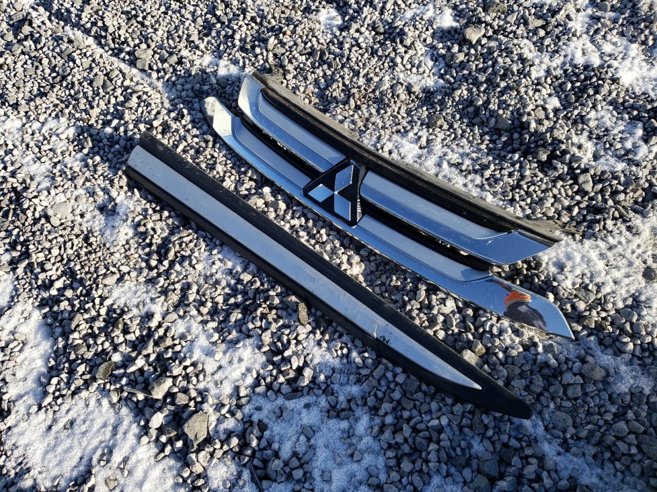 2018 Mitsubishi Outlander - Image 15