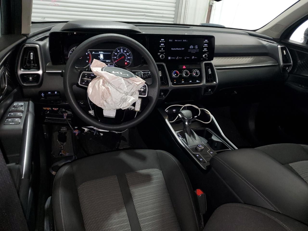 2023 Kia Sorento - Image 8