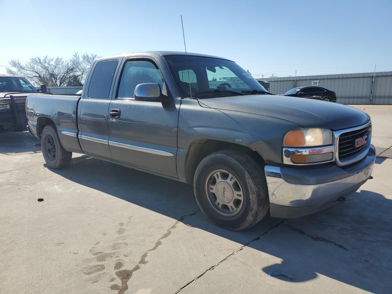 2001 GMC Sierra - Image 4