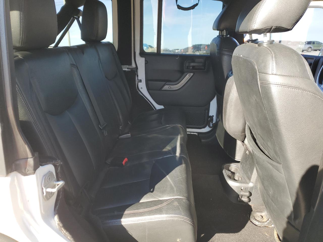 2015 Jeep Wrangler - Image 11