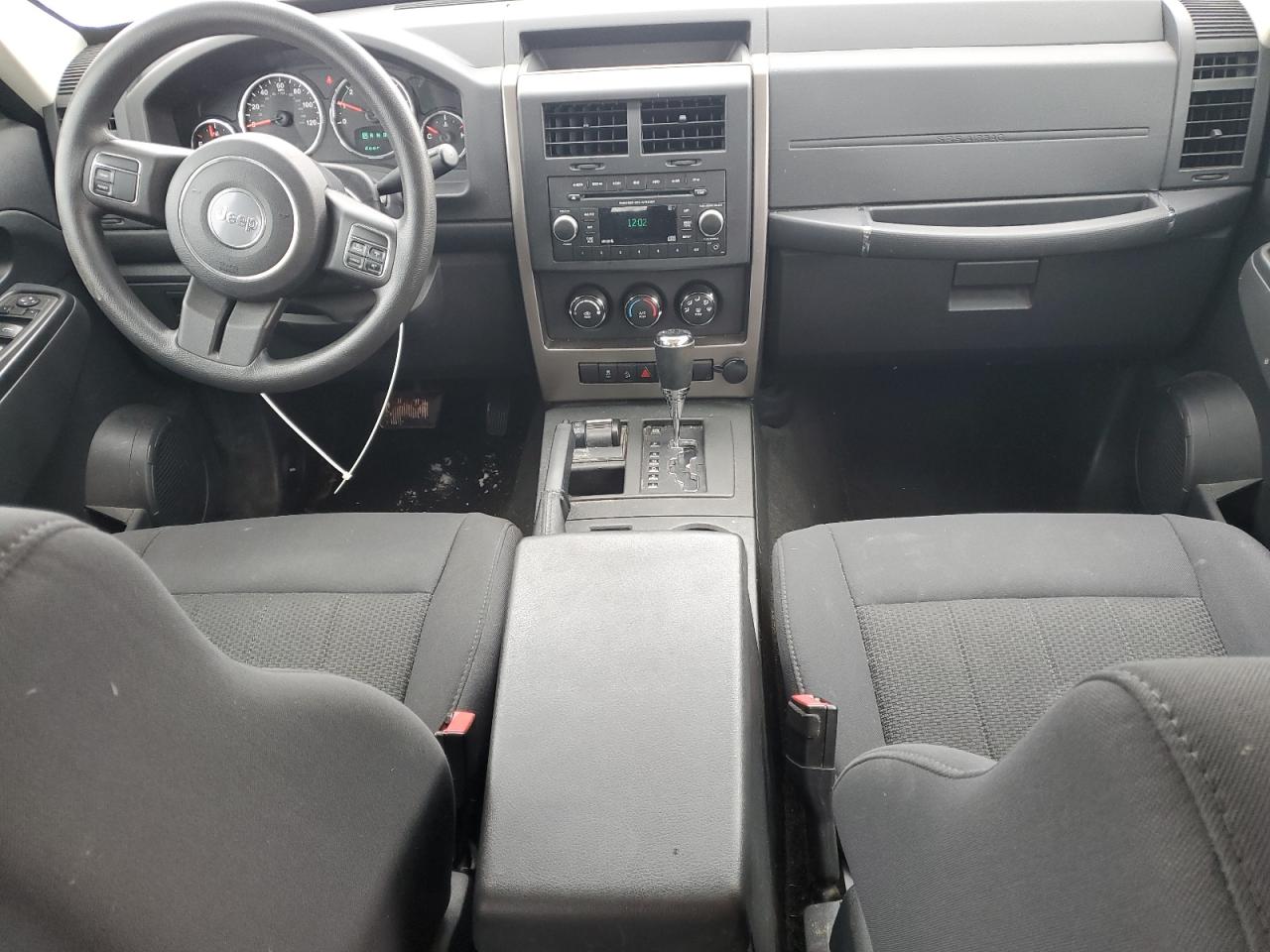 2012 Jeep Liberty (North America) - Image 8