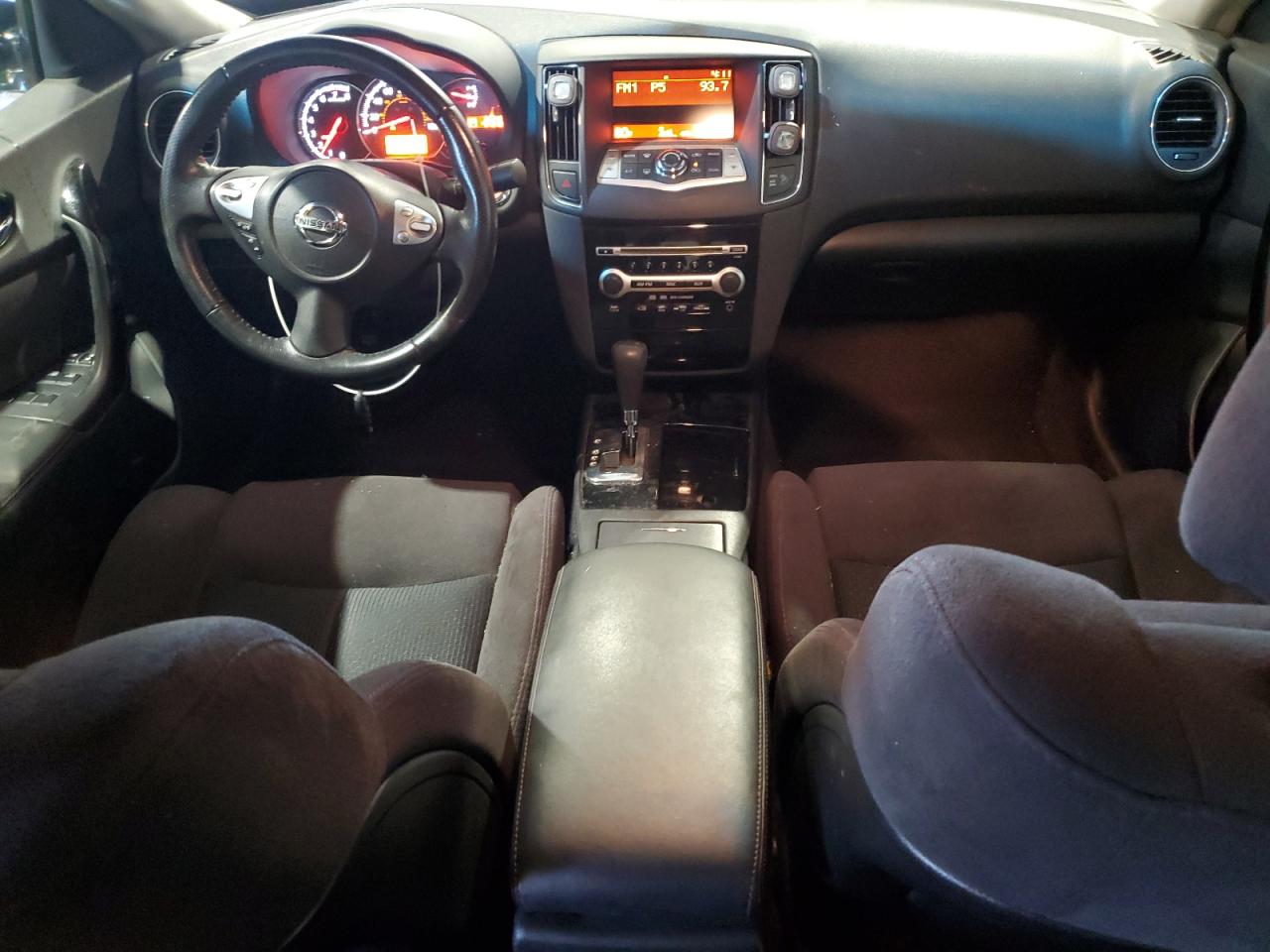 2010 Nissan Maxima - Image 8