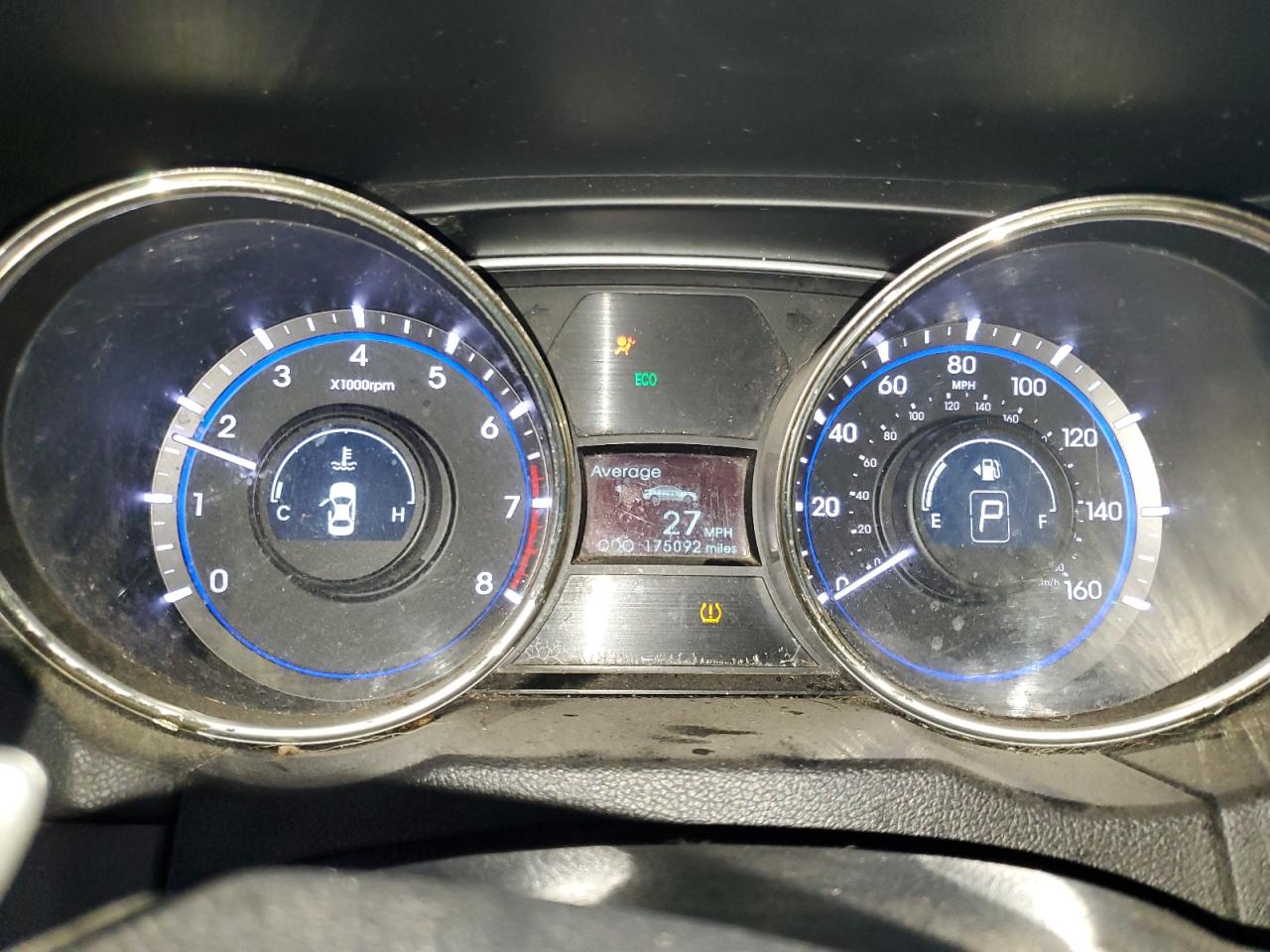2012 Hyundai Sonata - Image 9