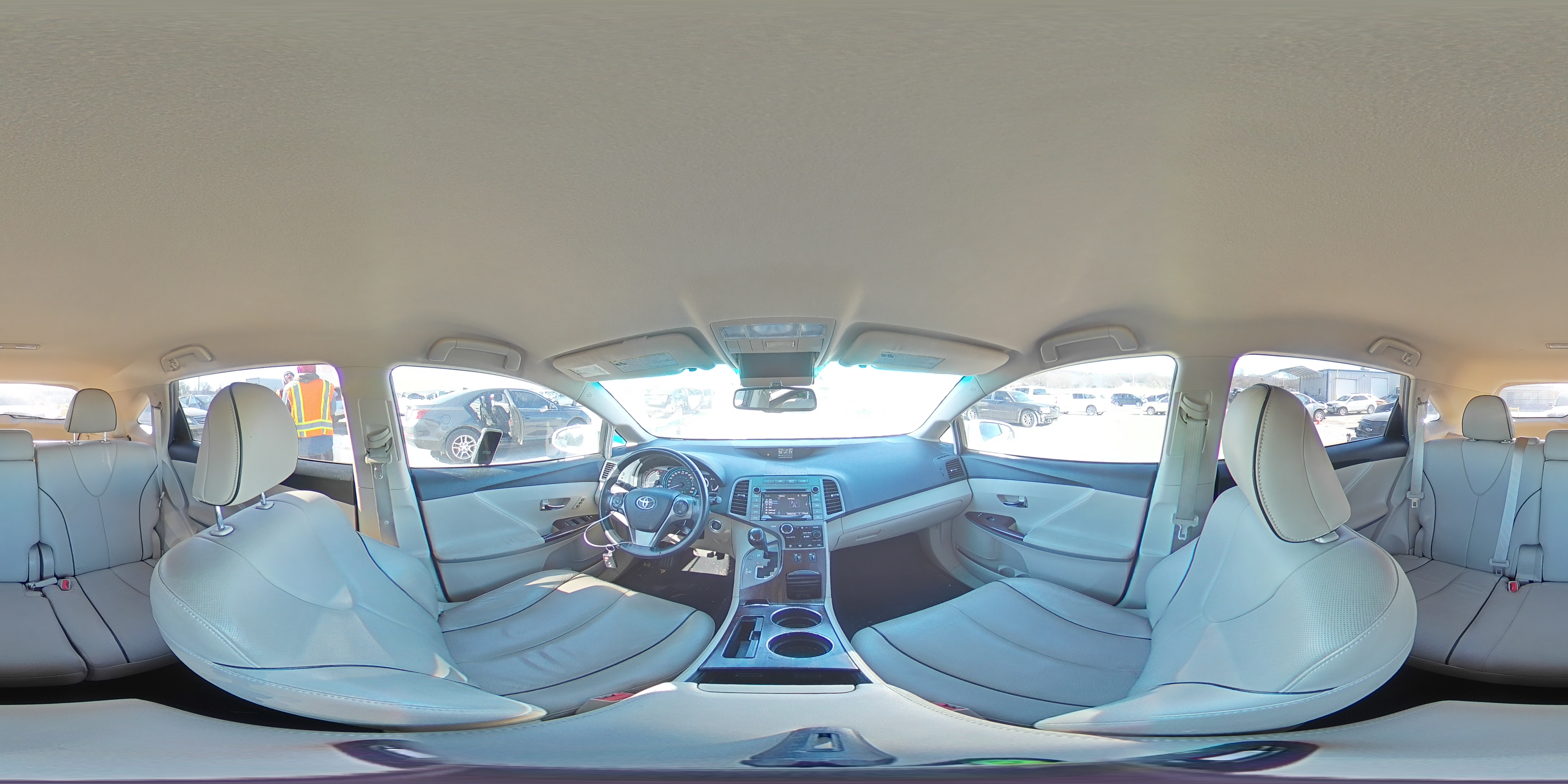 2015 Toyota Venza - Image 14