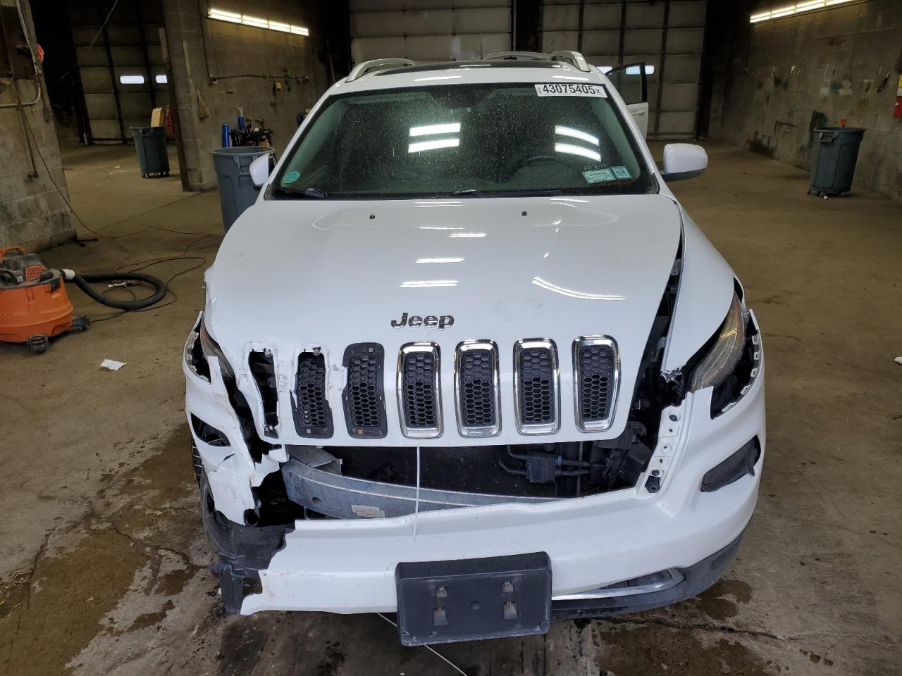 2016 Jeep Grand Cherokee - Image 5