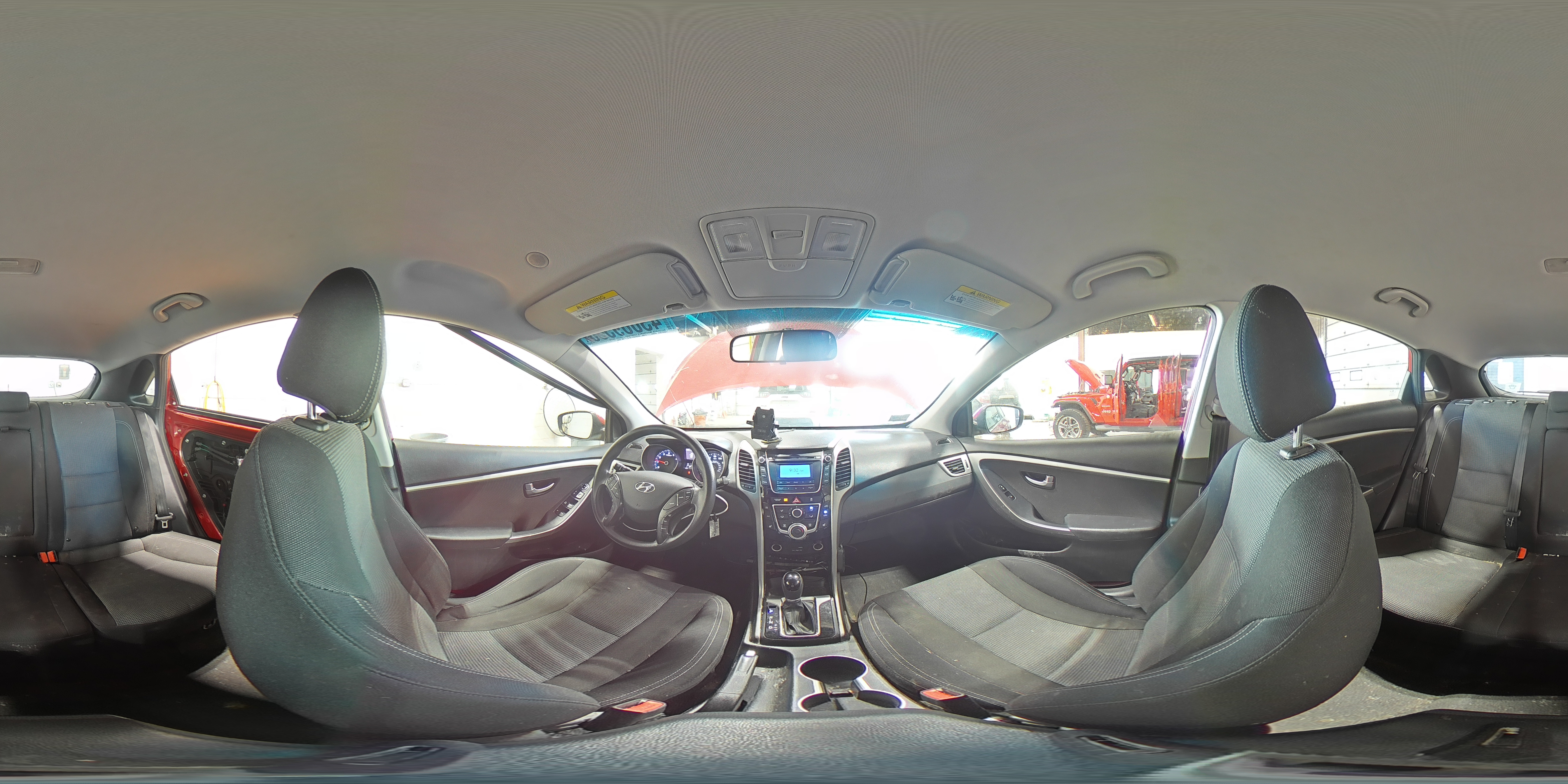 2016 Hyundai Elantra - Image 13
