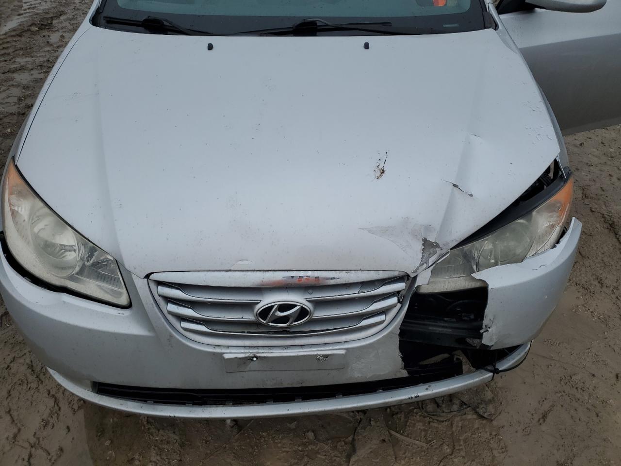 2010 Hyundai Elantra - Image 12